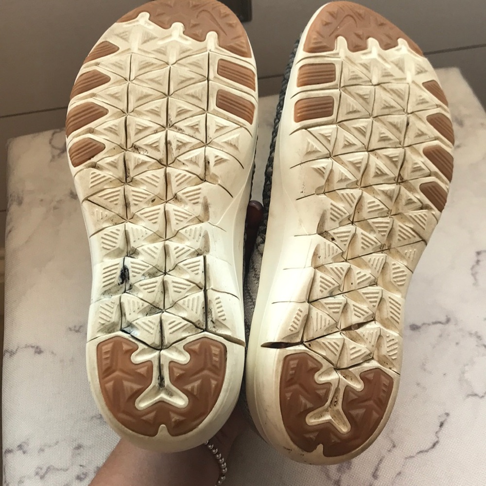 Nike Free Runs - Picture 3 of 3